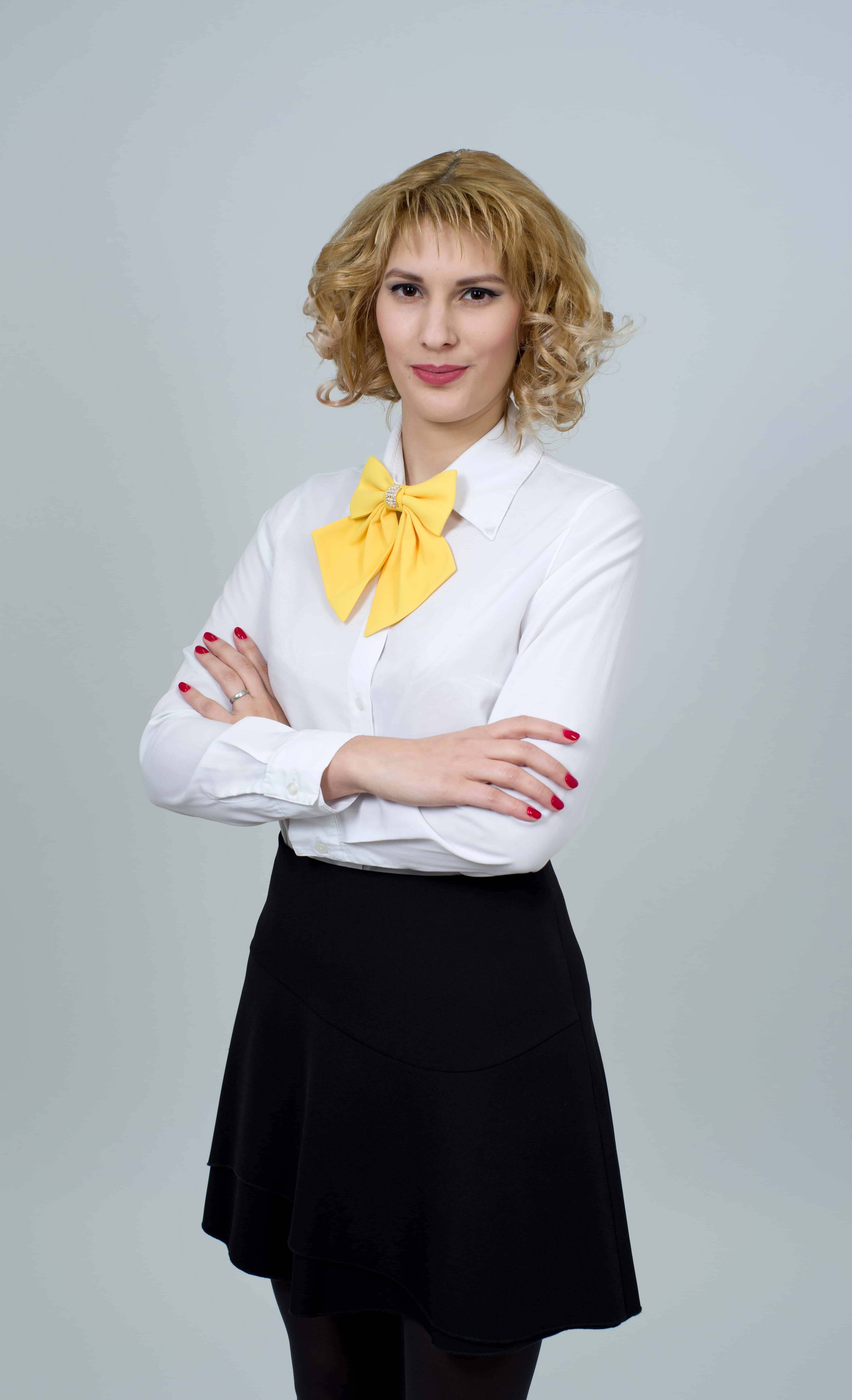 portrait-smiling-businesswoman-office